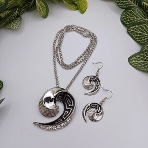 Silver Swirl Necklace and Earring Set